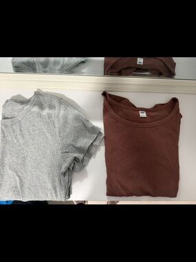 Old Navy Ribbed Crewneck Top - Mauve Brown